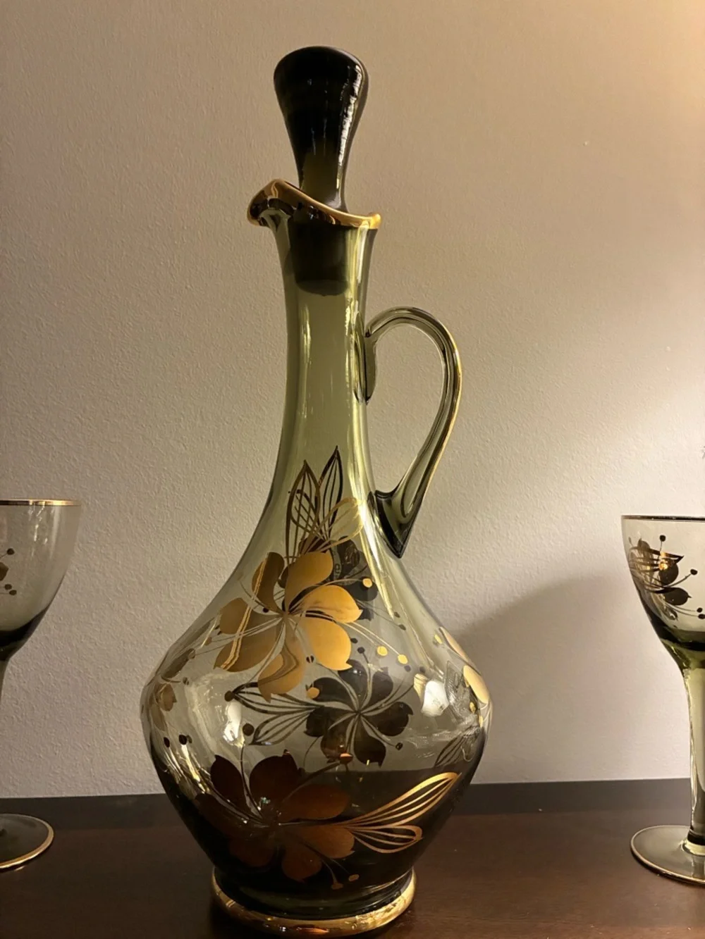 Vintage MCM Romanian Handblown Smoky Glass Decanter with 6 matching stem glasses - Picture 8 of 10